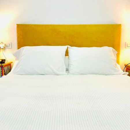 Apartamento Puerta Carmona Seville Luaran gambar