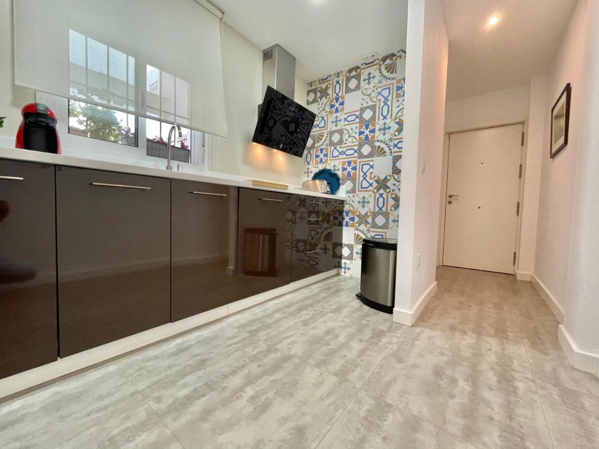 Apartamento Puerta Carmona Seville Luaran gambar