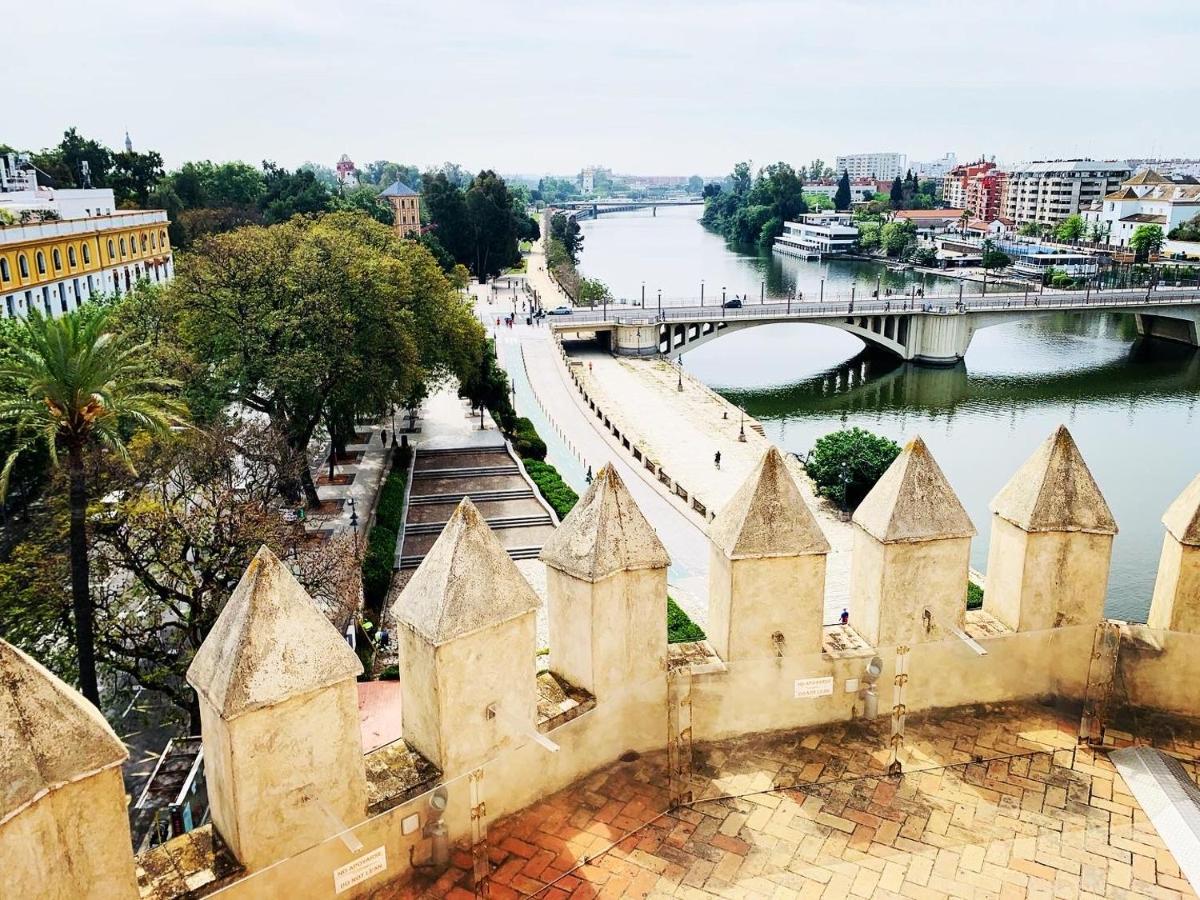 Apartamento Puerta Carmona Seville Luaran gambar