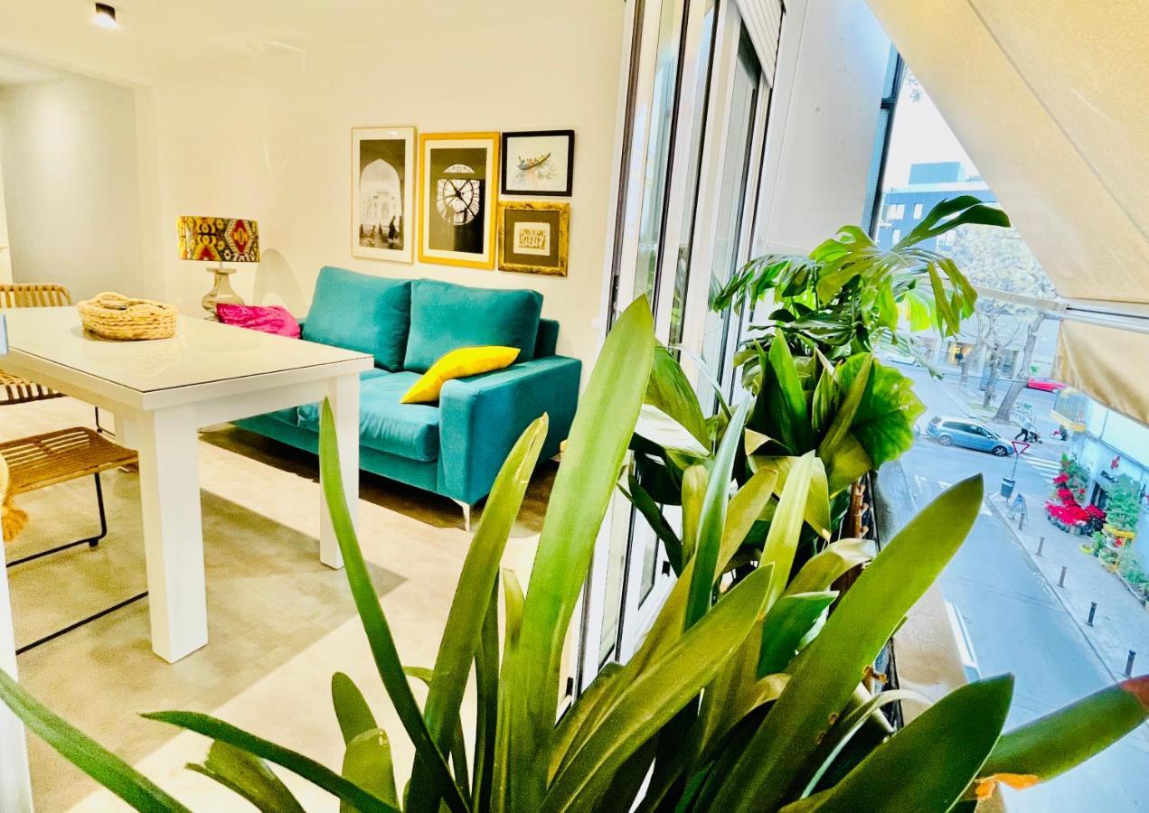 Apartamento Puerta Carmona Seville Luaran gambar