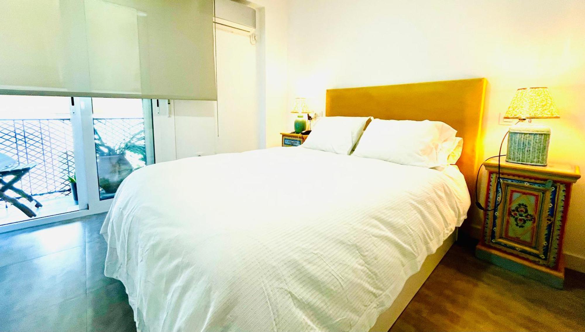 Apartamento Puerta Carmona Seville Luaran gambar