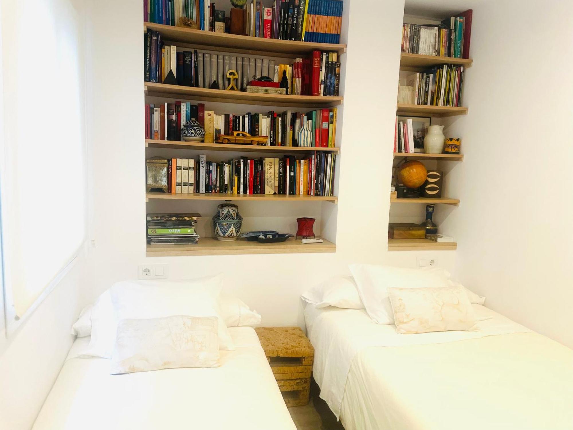 Apartamento Puerta Carmona Seville Luaran gambar