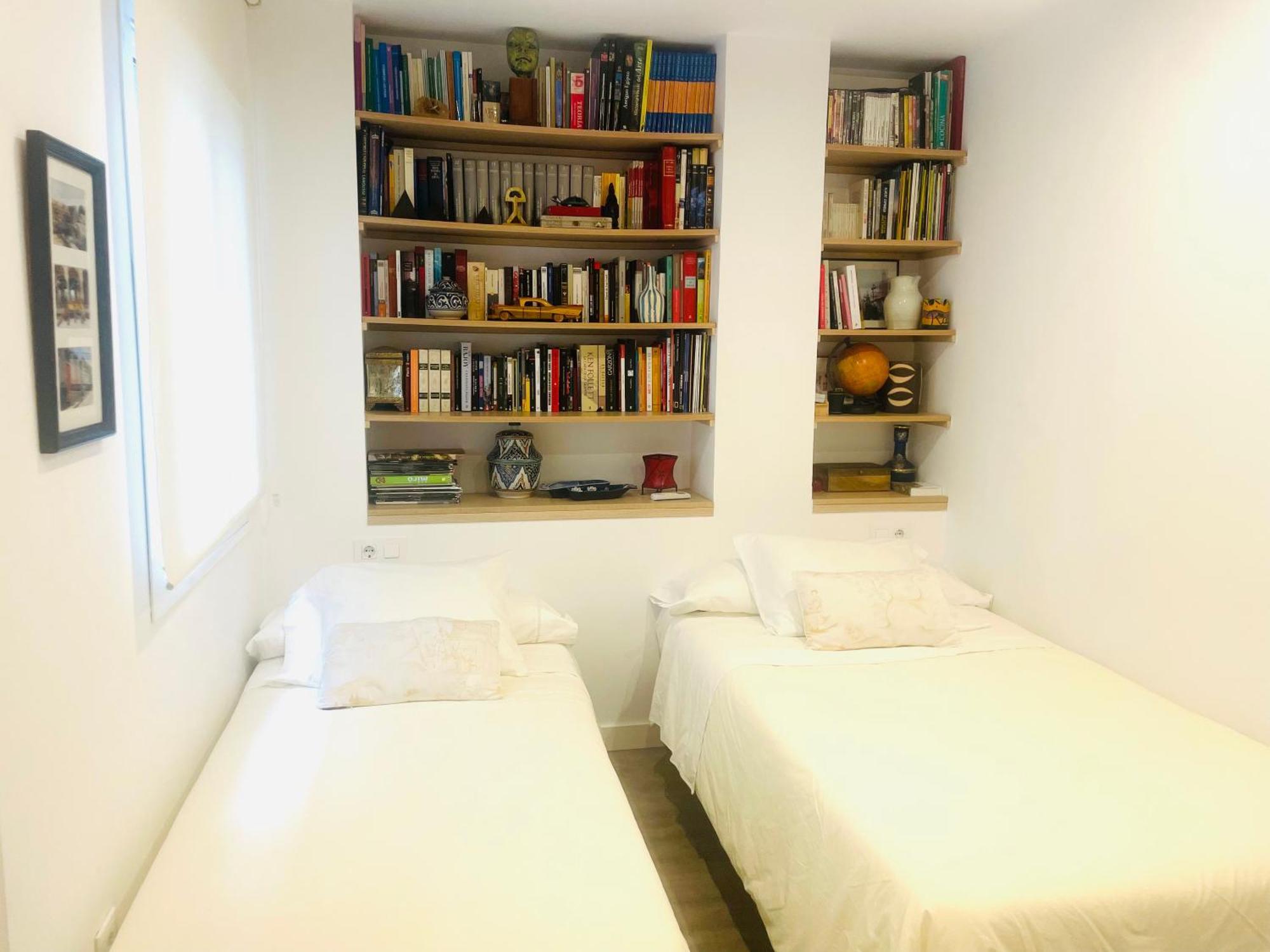 Apartamento Puerta Carmona Seville Luaran gambar