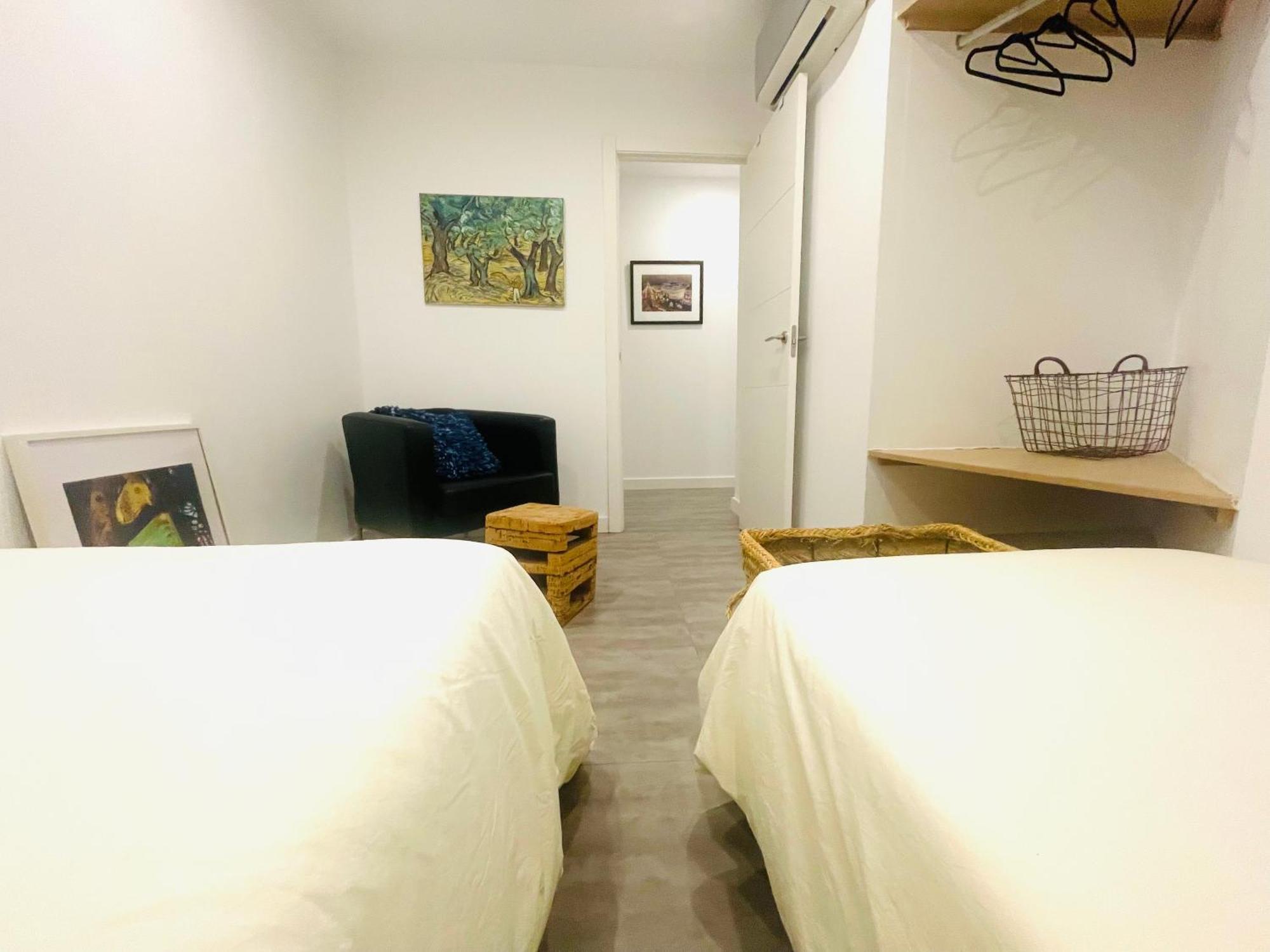 Apartamento Puerta Carmona Seville Luaran gambar