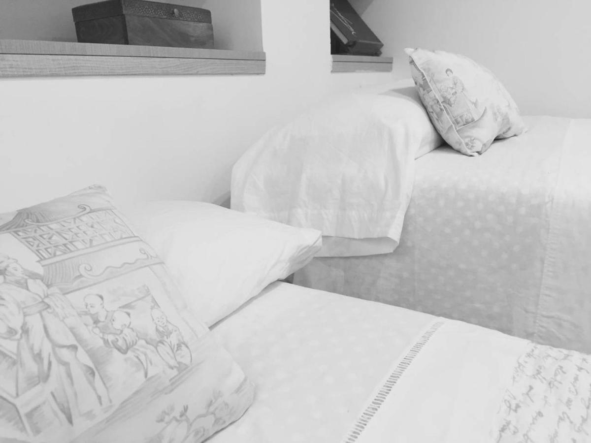 Apartamento Puerta Carmona Seville Luaran gambar