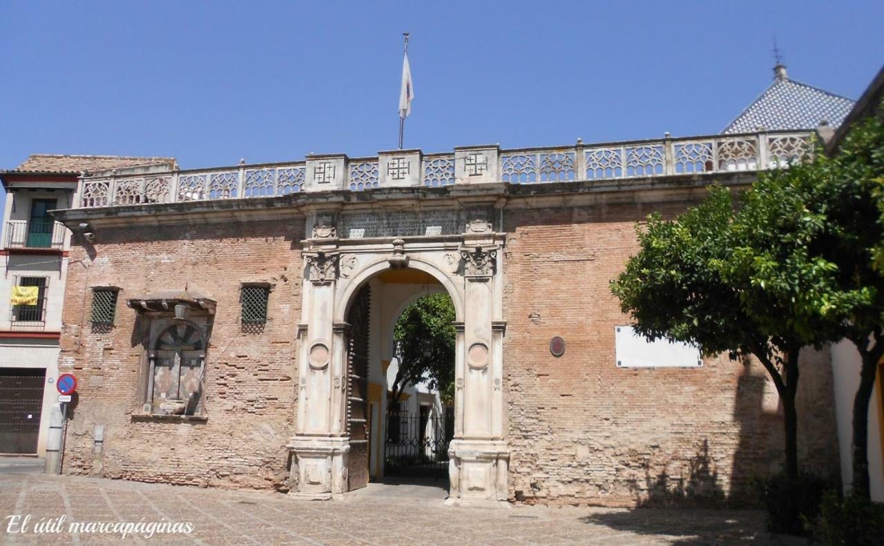 Apartamento Puerta Carmona Seville Luaran gambar